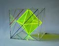 Modell eines Oktaeders in Hexaeder mit Projektionslinien